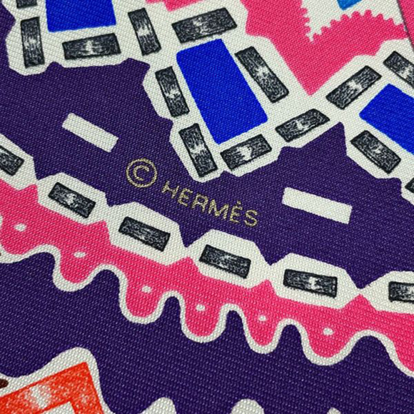 Pre-Loved Hermes En Attendant Ulysse Gavroche Silk Scarf - Picture 2 of 4